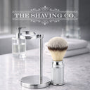 The Shaving Co. SILVER BRUSH AND STAND (Brocha de Aluminio y Base Metal)